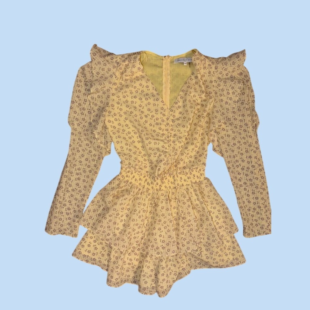 English‎ Factory Yellow Floral Ruffle Long Sleeve Romper V-Neck Size XS O0488